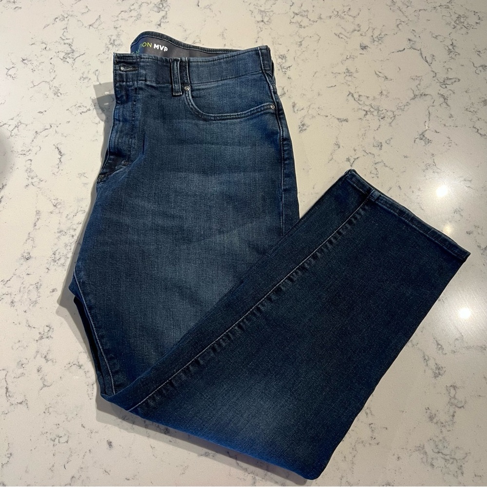 Men's Lee® Extreme Motion MVP Straight-Leg Slim-Fit Jeans Size 40x30 - Picture 2 of 6